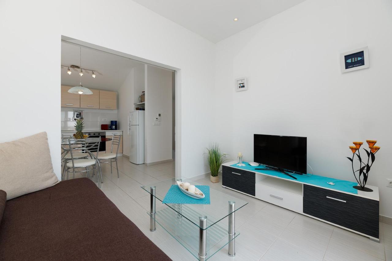 Malo Ferienvilla Privlaka, Pool, Boje, Wi-Fi, Wallbox Privlaka  Ngoại thất bức ảnh