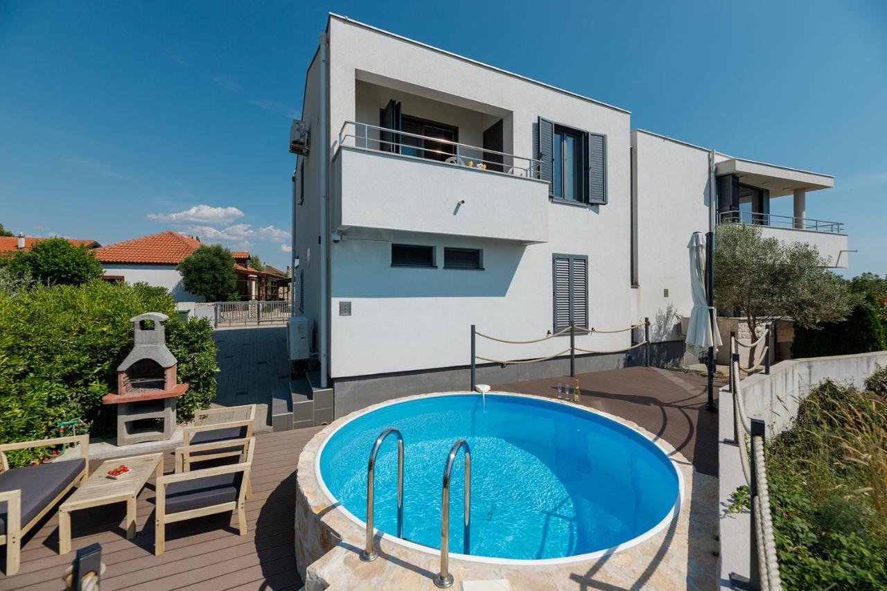 Malo Ferienvilla Privlaka, Pool, Boje, Wi-Fi, Wallbox Privlaka  Ngoại thất bức ảnh