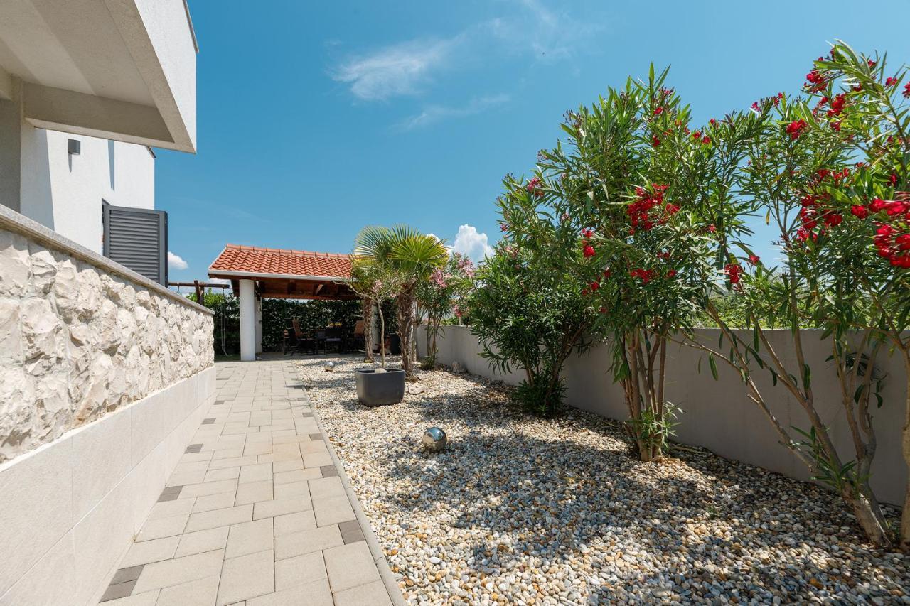Malo Ferienvilla Privlaka, Pool, Boje, Wi-Fi, Wallbox Privlaka  Ngoại thất bức ảnh